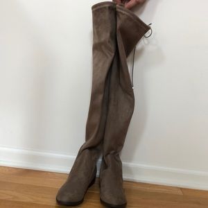 Size 8 Chinese Laundry “Rainey” Boot